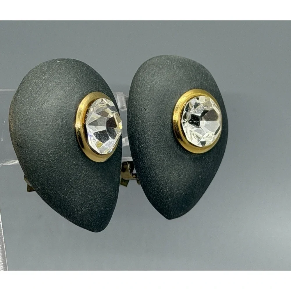 Vintage Tear Drop Faceted Glass Center Stone Clip On Earrings Black Gold Tone